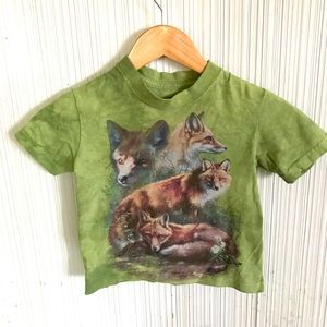 Kids fox shirt with green tie dyed background